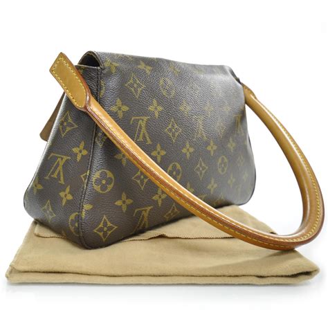 louis vuitton mini looping bag dimensions